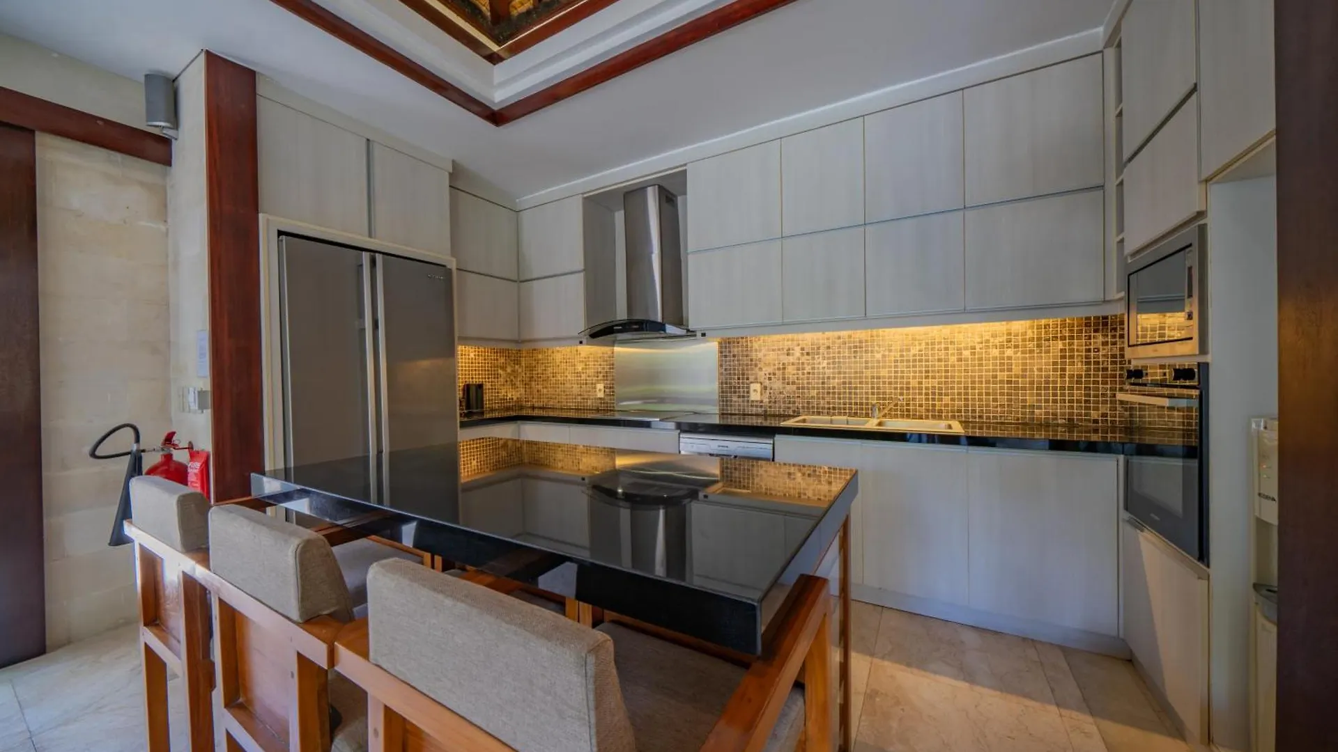Kedonganan Beach Villas Джимбаран